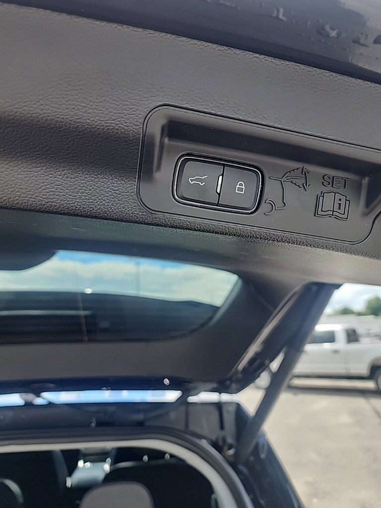 Used 2023 Ford Explorer XLT w/ Equipment Group 202A AWD/4WD image 11