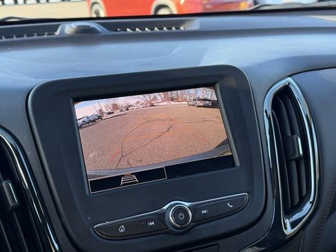 Used 2023 Chevrolet Equinox RS image 17