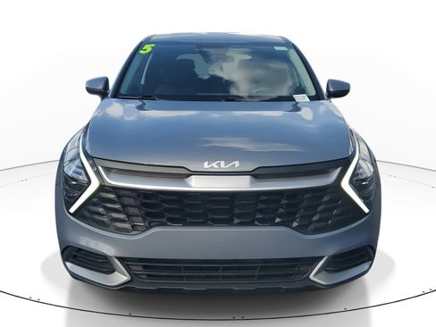 Used 2025 Kia Sportage LX image 2