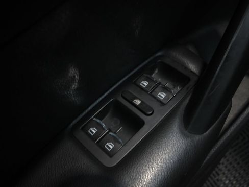 Used 2013 Volkswagen Passat 2.5 S FWD image 13
