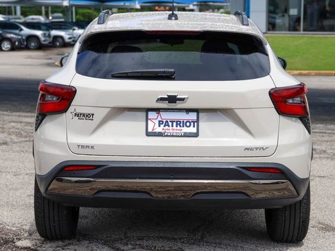 New 2026 Chevrolet Trax ACTIV FWD image 4
