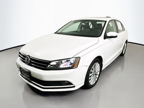 Used 2016 Volkswagen Jetta SEL FWD image 3