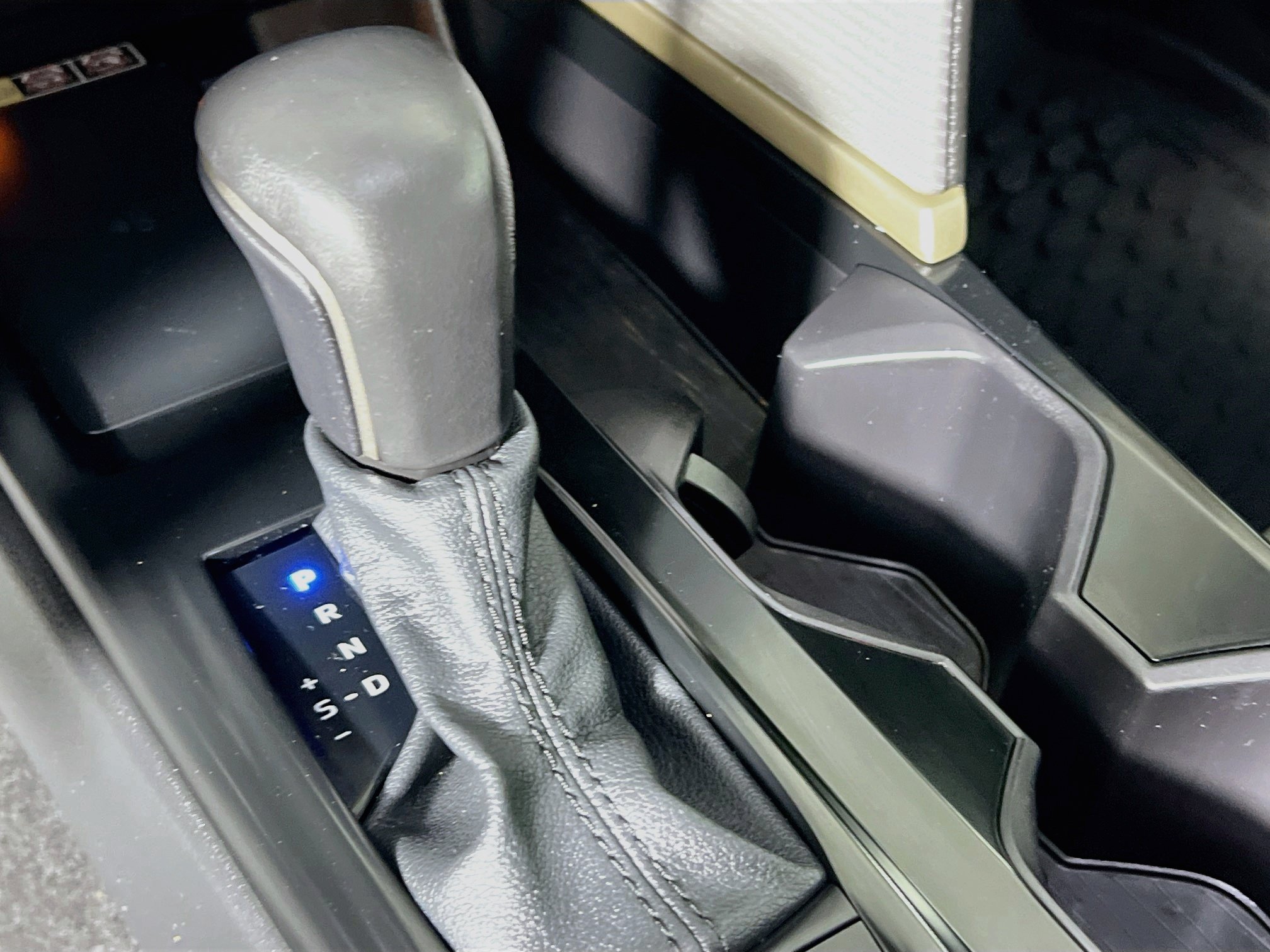 Used 2025 Toyota Camry SE FWD image 24