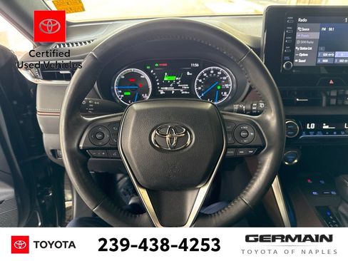 Used 2022 Toyota Venza XLE AWD/4WD image 18