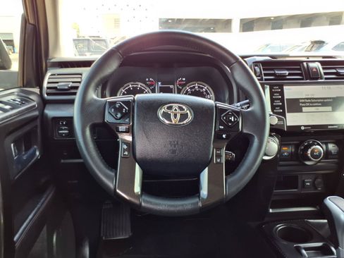 Used 2021 Toyota 4Runner TRD Off-Road Premium w/ Moonroof Package AWD/4WD image 17