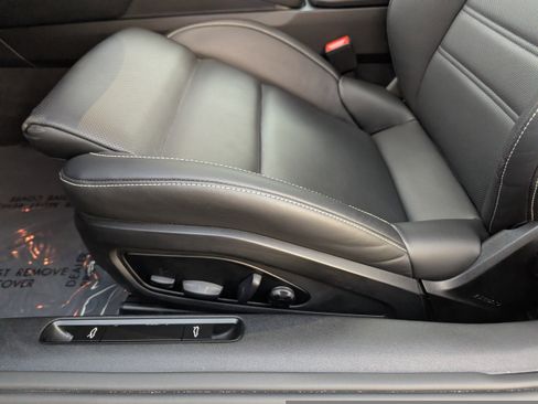 Certified 2025 Porsche 911 Carrera w/ Premium Package image 19