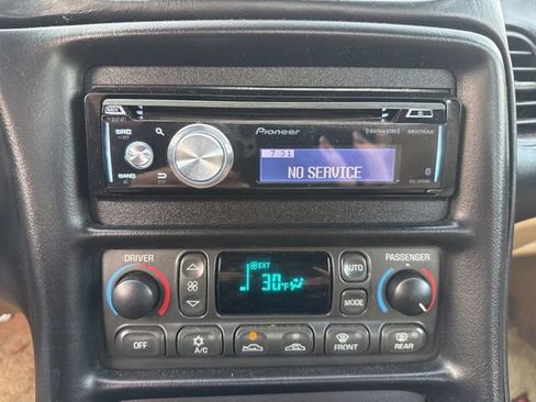 Used 2002 Chevrolet Corvette Convertible w/ Preferred Equipment Group2 image 20