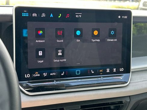 Certified 2025 Volkswagen Tiguan SE w/ Panoramic Sunroof Package AWD/4WD image 35