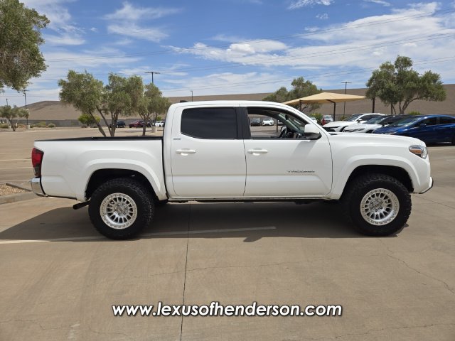 Used 2022 Toyota Tacoma SR5 AWD/4WD image 7