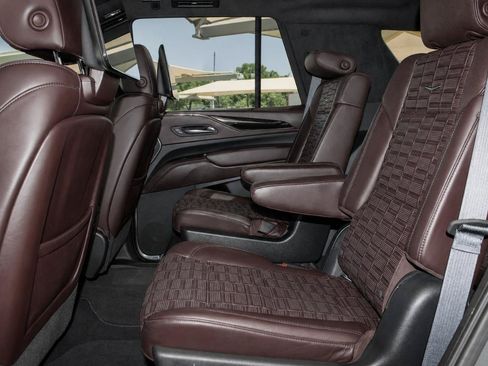 Used 2021 Cadillac Escalade Premium Luxury Platinum AWD/4WD image 13