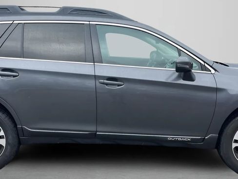Used 2018 Subaru Outback 2.5i Limited image 7