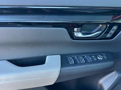 Used 2025 Honda CR-V EX-L image 11