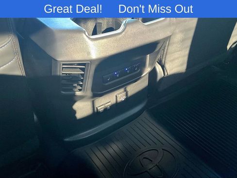 Used 2024 Toyota Tundra Platinum image 30