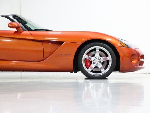 Used 2005 Dodge Viper SRT-10 w/ Copperhead Edition Group RWD image 25
