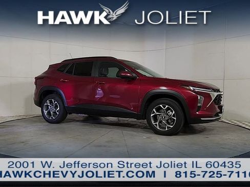 Used 2025 Chevrolet Trax LT w/ LT Convenience Package FWD image 10