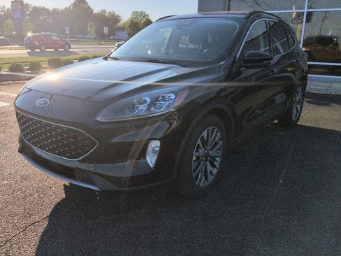 Used 2020 Ford Escape Titanium w/ Titanium Premium Package 2.0 FWD image 1