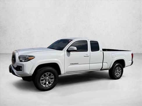 Used 2017 Toyota Tacoma SR5 w/ SR5 Appearance Package (SM) image 1
