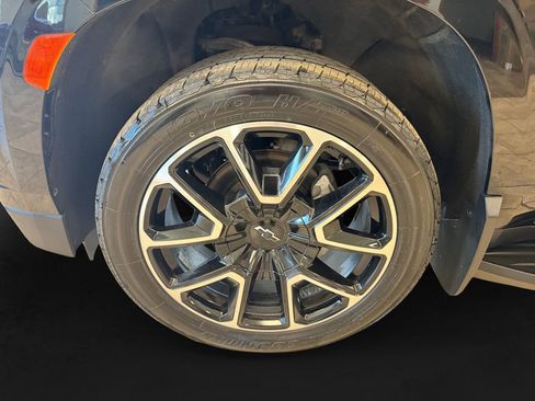 Used 2021 Chevrolet Suburban RST w/ Luxury Package image 9