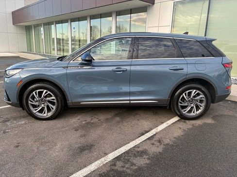 Used 2023 Lincoln Corsair AWD image 2