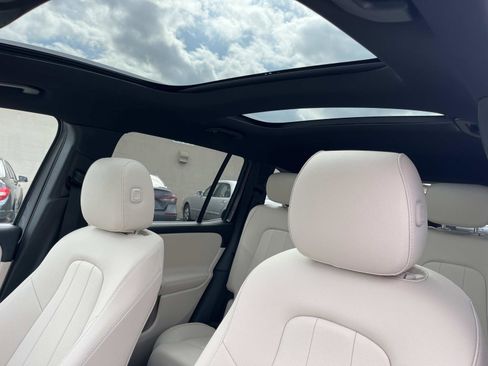 Certified 2025 Mercedes-Benz GLB 250 image 24