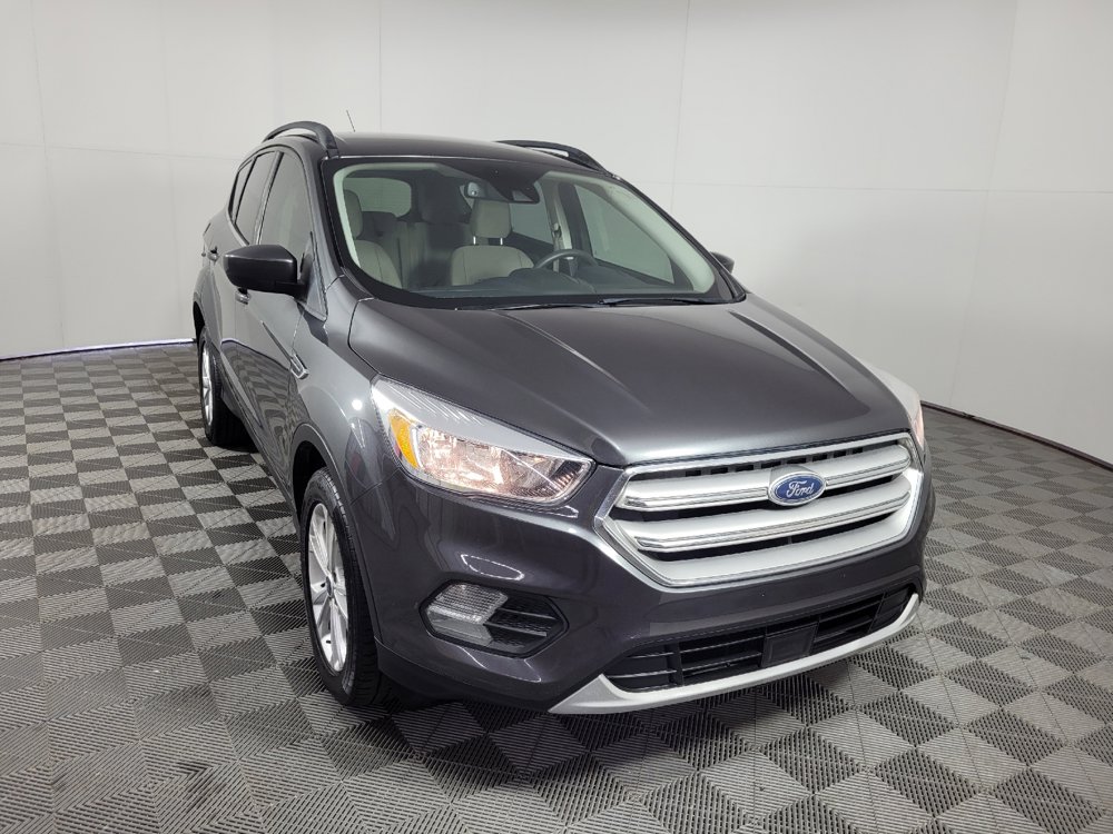 Used 2018 Ford Escape SE w/ Ford Safe & Smart Package FWD image 13