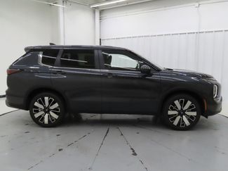 New 2025 Mitsubishi Outlander SE video 2