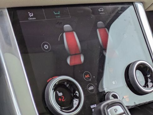 Used 2020 Land Rover Range Rover Sport HSE image 25