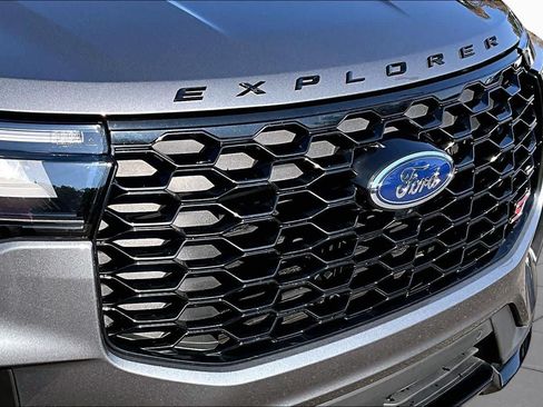 Used 2025 Ford Explorer ST w/ Sun And Sound Package AWD/4WD image 30