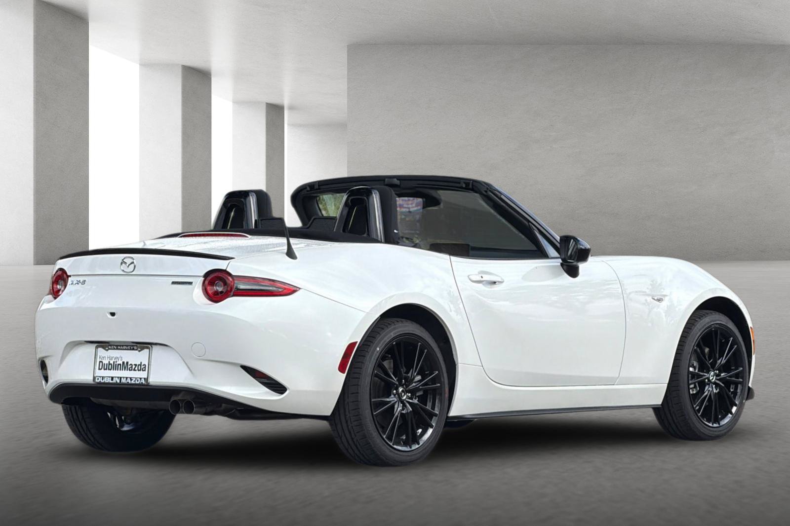 New 2026 MAZDA MX-5 Miata Club w/ Interior Package RWD image 4