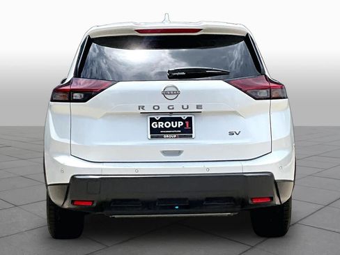 Certified 2024 Nissan Rogue SV FWD image 5