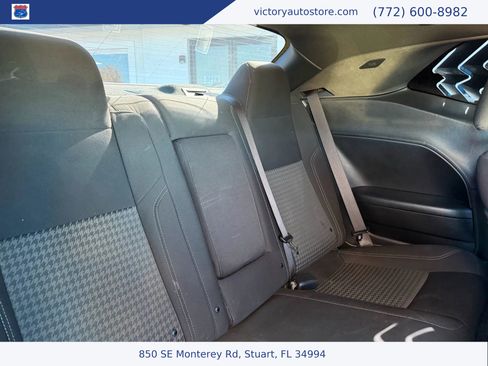 Used 2019 Dodge Challenger SXT image 13