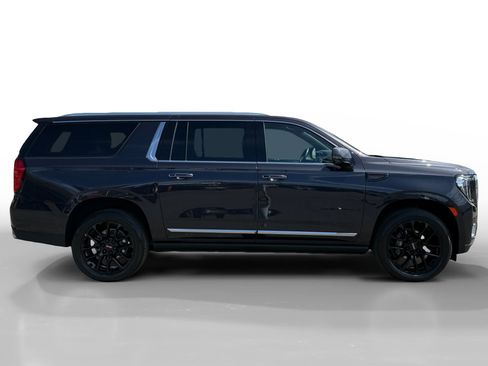 Used 2023 GMC Yukon XL Denali image 6