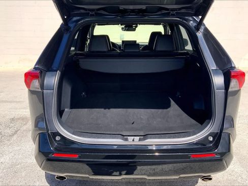 Used 2022 Toyota RAV4 XSE AWD/4WD image 18
