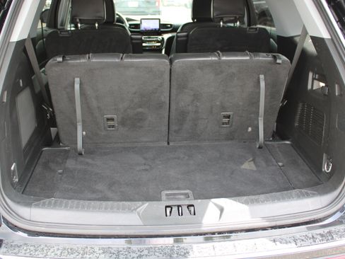Used 2024 Ford Explorer Limited AWD/4WD image 10