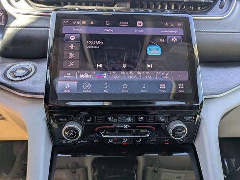 Certified 2021 Jeep Grand Cherokee L Overland w/ Luxury Tech Group IV image 18