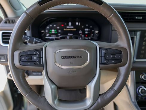 Used 2023 GMC Yukon XL Denali w/ Denali Reserve Package RWD image 15