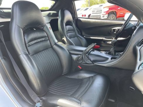 Used 2002 Chevrolet Corvette Convertible w/ Preferred Equipment Group2 RWD image 12