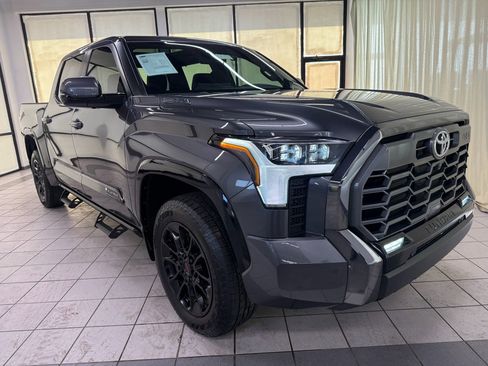 Used 2026 Toyota Tundra Platinum w/ TRD Off-Road Package AWD/4WD image 2