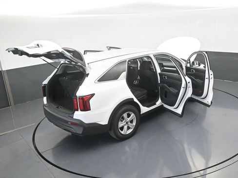 Used 2023 Kia Sorento LX image 64