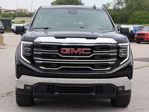 Used 2025 GMC Sierra 1500 SLT AWD/4WD image 5