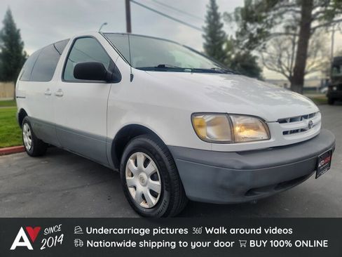 Used 1999 Toyota Sienna CE image 1