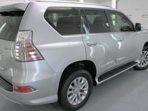 Used 2018 Lexus GX 460 Premium w/ Premium Package AWD/4WD image 15