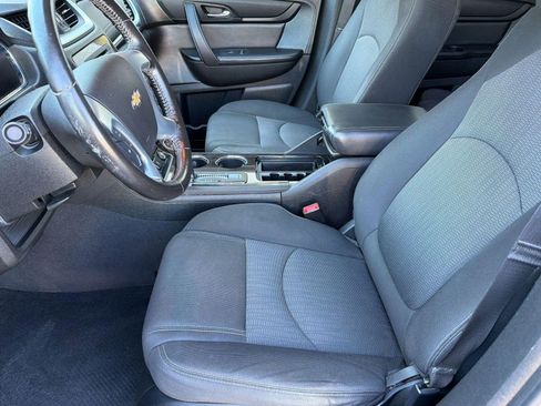 Used 2016 Chevrolet Traverse LT FWD image 5