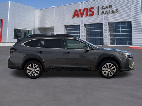 Used 2025 Subaru Outback Premium image 5