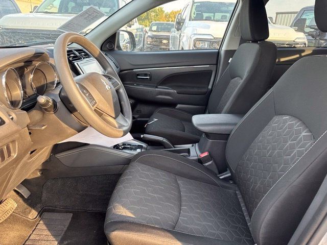 Used 2026 Mitsubishi Outlander Sport ES AWD/4WD image 2