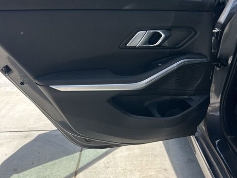 Used 2020 BMW 330i Sedan w/ Premium Package image 11