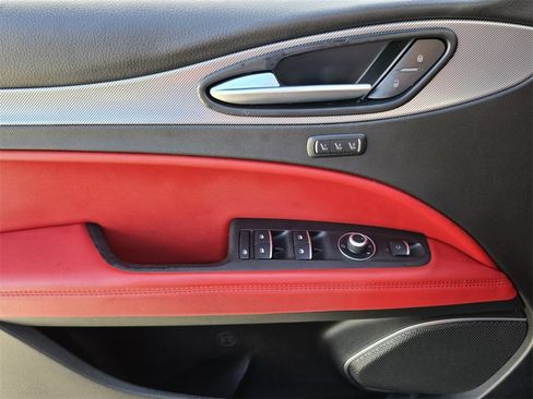 Used 2021 Alfa Romeo Stelvio Ti Sport image 28