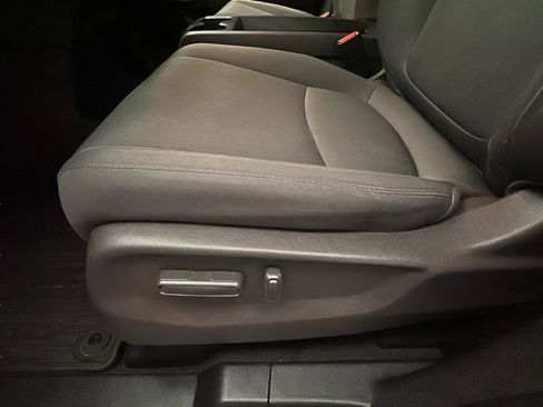 Used 2021 Honda Odyssey LX image 9