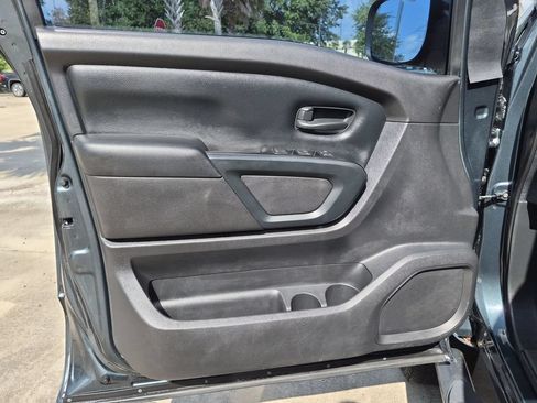 Used 2017 Nissan Titan S RWD image 17