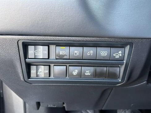 Used 2024 Toyota Tundra Platinum AWD/4WD image 24